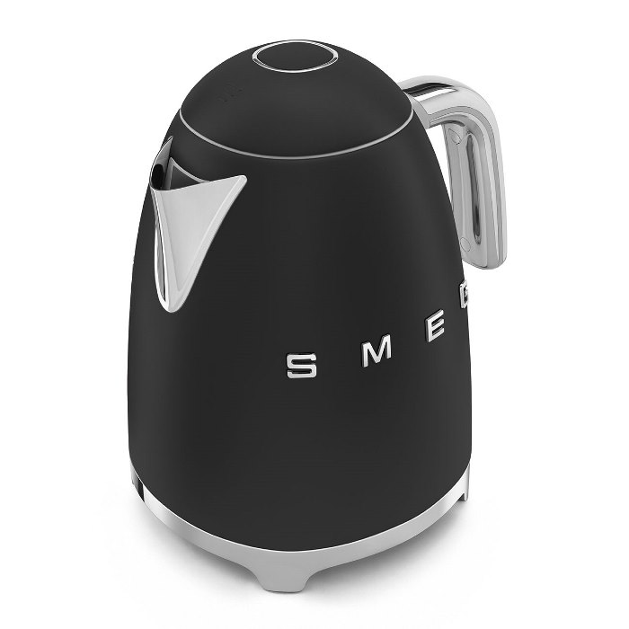Scopri il Bollitore Elettrico Smeg 50's Style Nero 1.7L