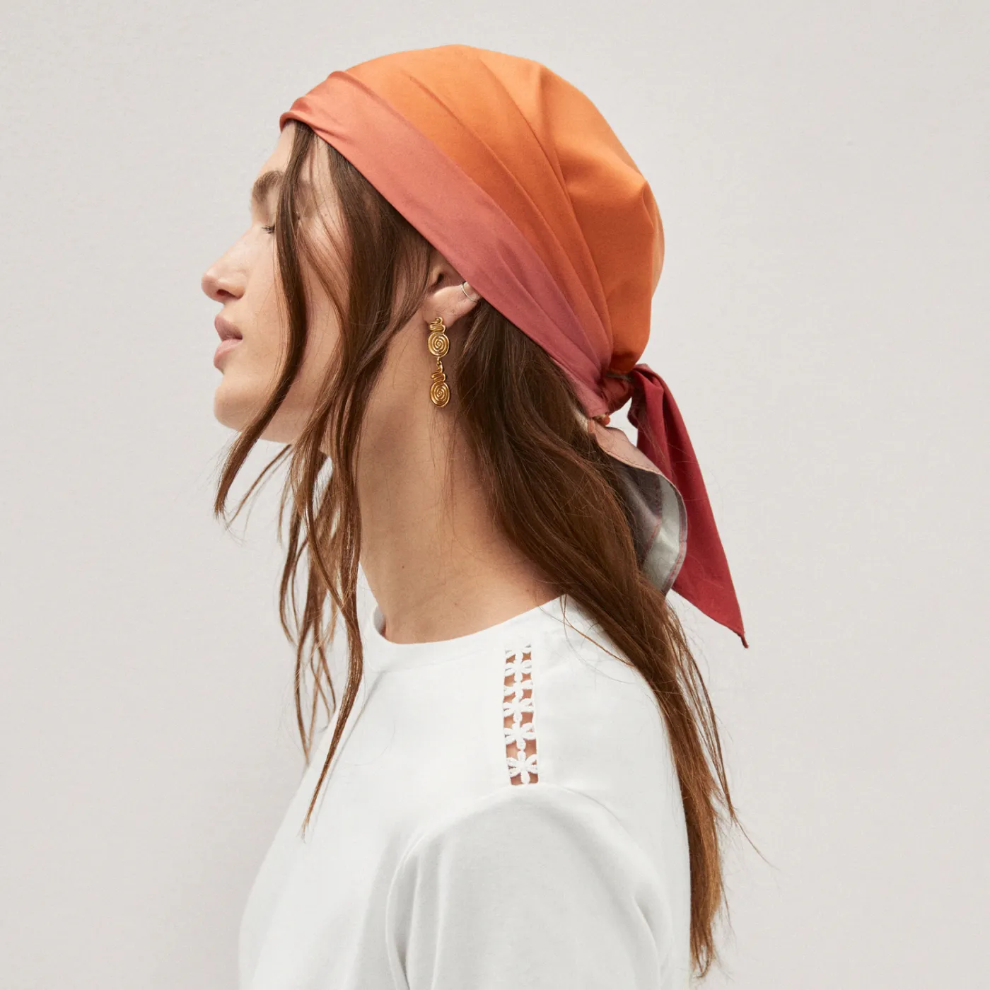Embroidered White Cotton T-Shirt - immagine 3